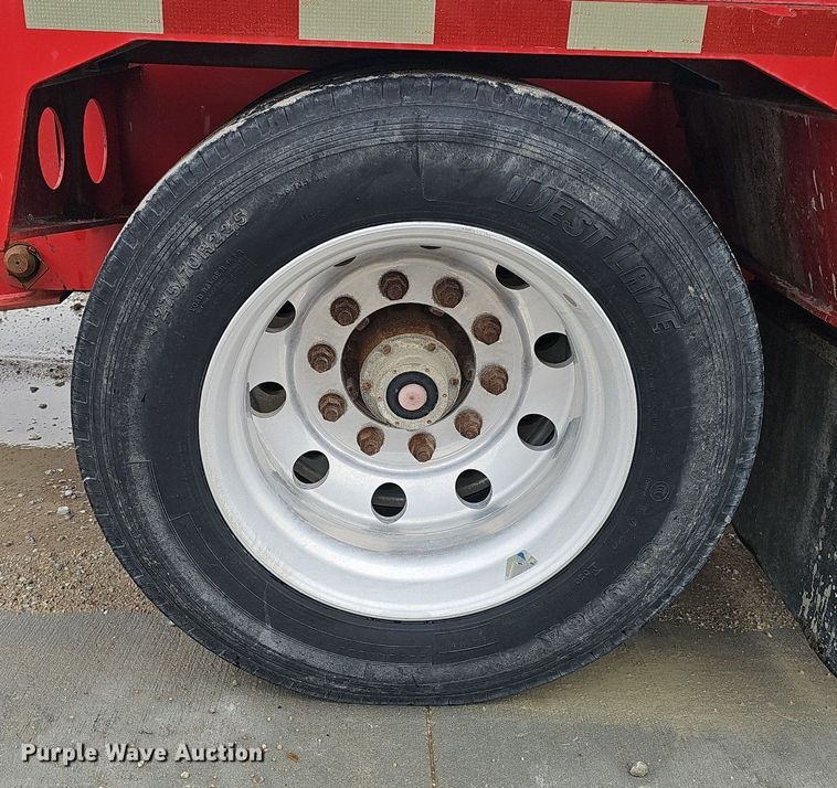 image for item DP0906 2015 Etnyre Blackhawk RTN65TD3-R4/5A-RA lowboy equipment trailer