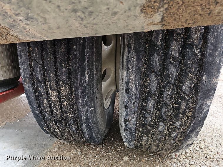 image for item DP0906 2015 Etnyre Blackhawk RTN65TD3-R4/5A-RA lowboy equipment trailer