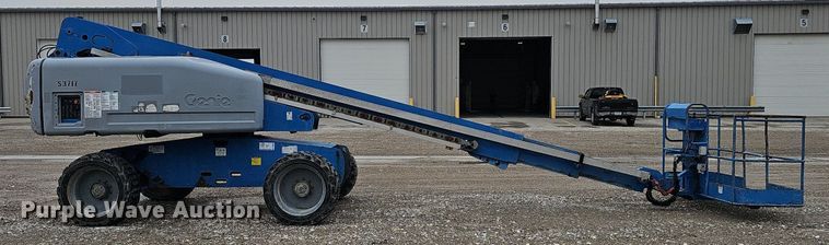 image for item DP0907 2008 Genie S-60 boom lift