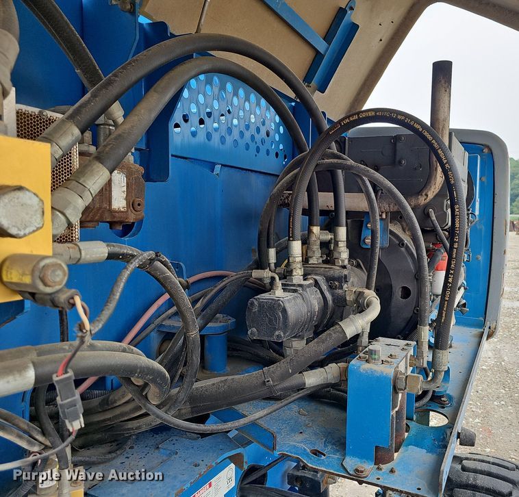 image for item DP0907 2008 Genie S-60 boom lift