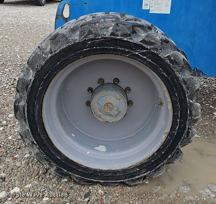 image for item DP0907 2008 Genie S-60 boom lift