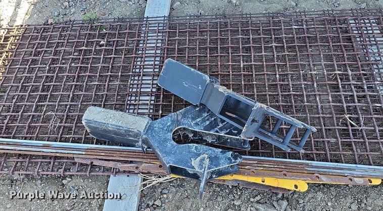 image for item DP0917 2013 DeSite DPH-10 vibratory screen