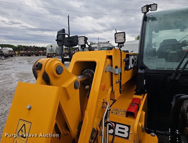 image for item DP0926 2023 JCB 542-70AG telehandler