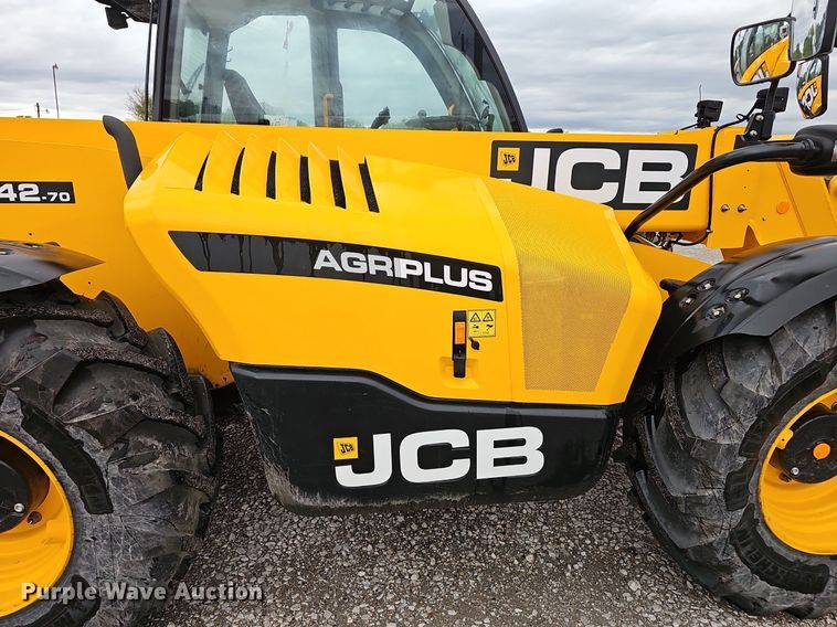 image for item DP0926 2023 JCB 542-70AG telehandler