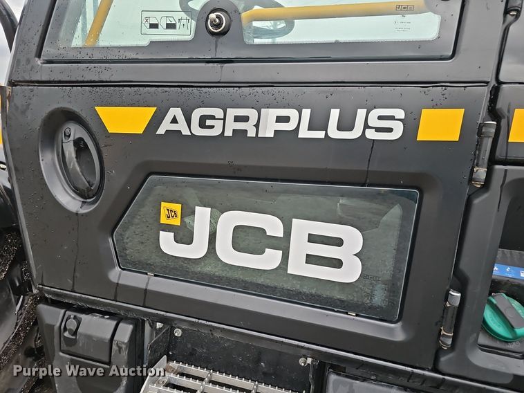 image for item DP0926 2023 JCB 542-70AG telehandler