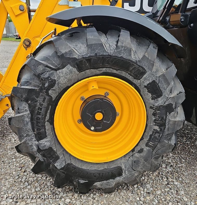 image for item DP0926 2023 JCB 542-70AG telehandler
