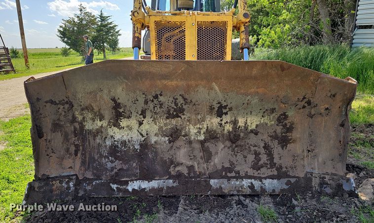 image for item DP6430 1998 Komatsu D65EX-12 dozer