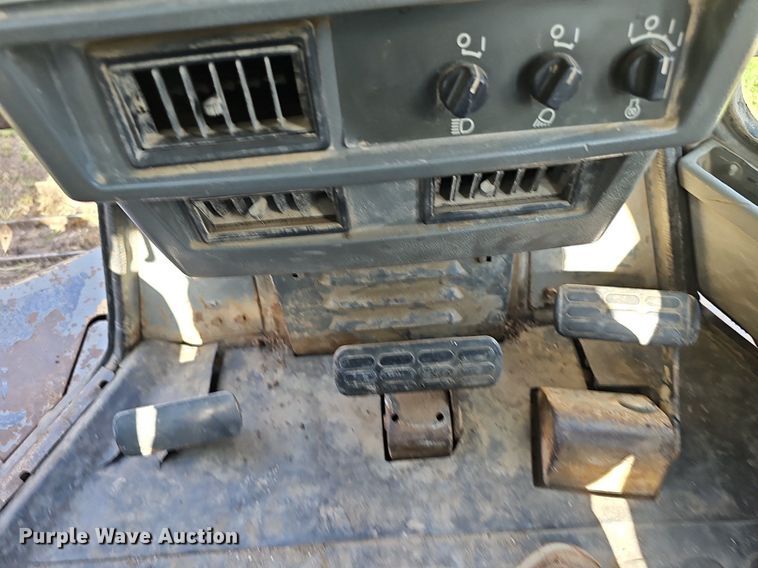 image for item DP6430 1998 Komatsu D65EX-12 dozer