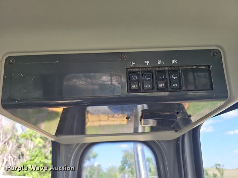 image for item DP6430 1998 Komatsu D65EX-12 dozer