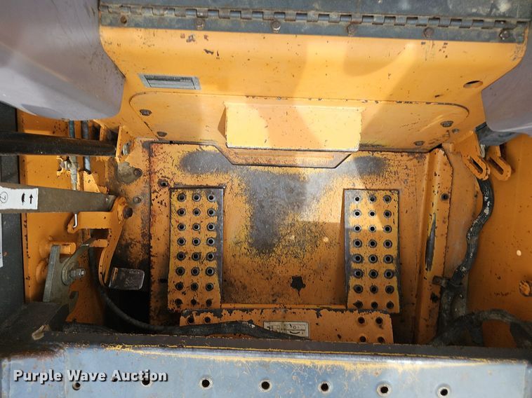 image for item DP6434 2002 Case 90XT skid steer loader