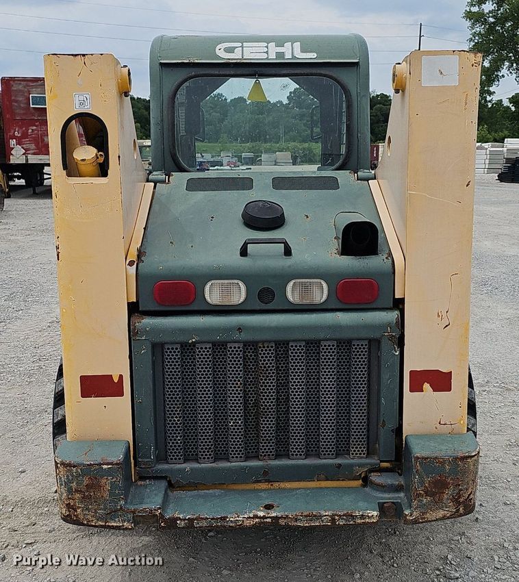 image for item DP6435 2004 Gehl 5640 skid steer loader