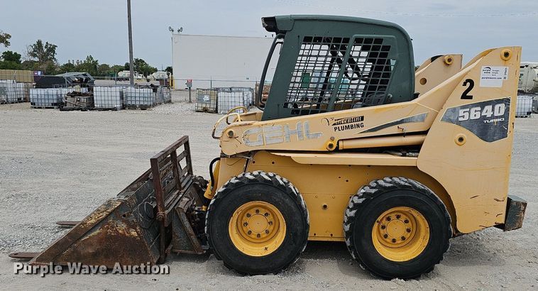 image for item DP6435 2004 Gehl 5640 skid steer loader