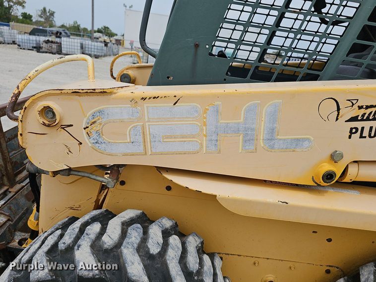 image for item DP6435 2004 Gehl 5640 skid steer loader