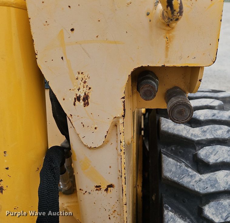 image for item DP6435 2004 Gehl 5640 skid steer loader