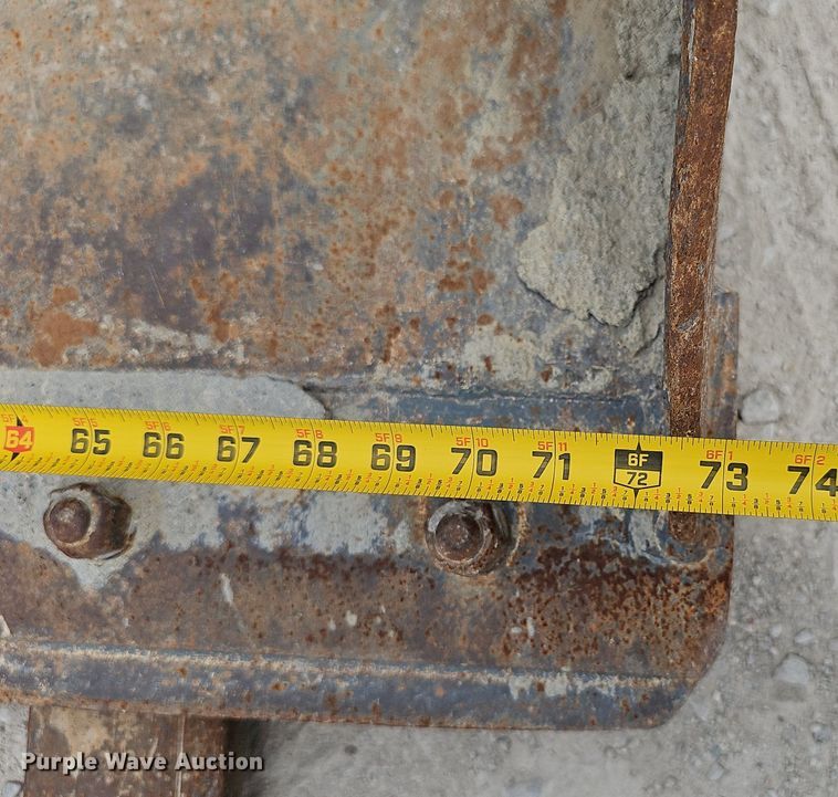 image for item DP6435 2004 Gehl 5640 skid steer loader