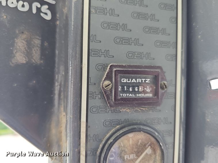 image for item DP6435 2004 Gehl 5640 skid steer loader