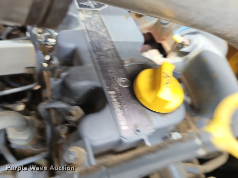 image for item DP6435 2004 Gehl 5640 skid steer loader