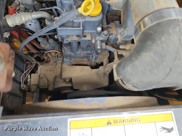 image for item DP6435 2004 Gehl 5640 skid steer loader