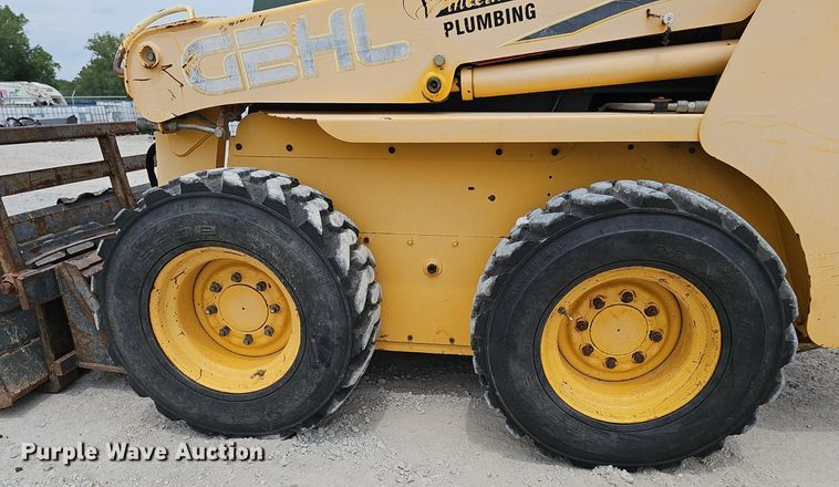 image for item DP6435 2004 Gehl 5640 skid steer loader
