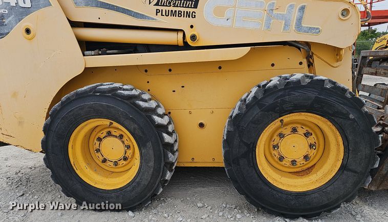 image for item DP6435 2004 Gehl 5640 skid steer loader