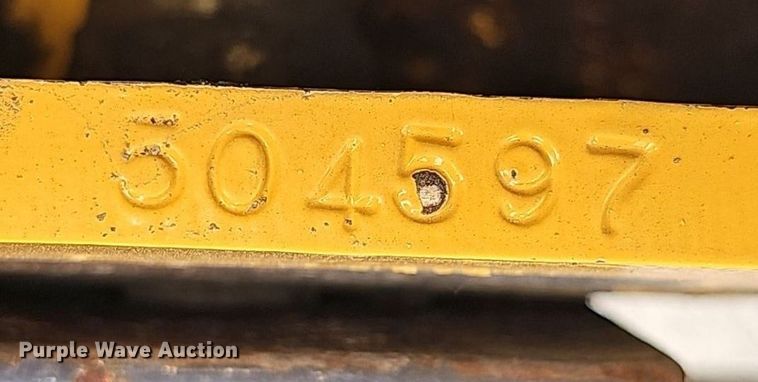 image for item DP6435 2004 Gehl 5640 skid steer loader