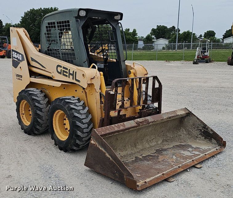 image for item DP6436 2005 Gehl 5640 skid steer loader