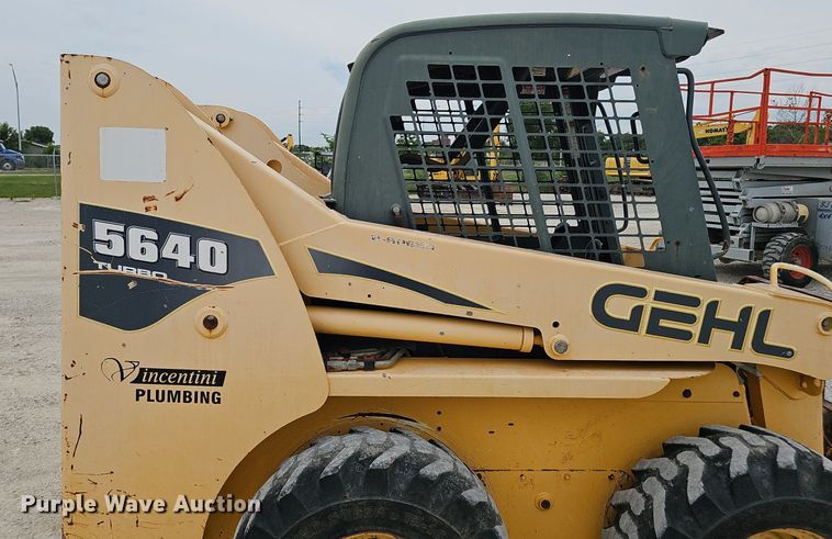 image for item DP6436 2005 Gehl 5640 skid steer loader