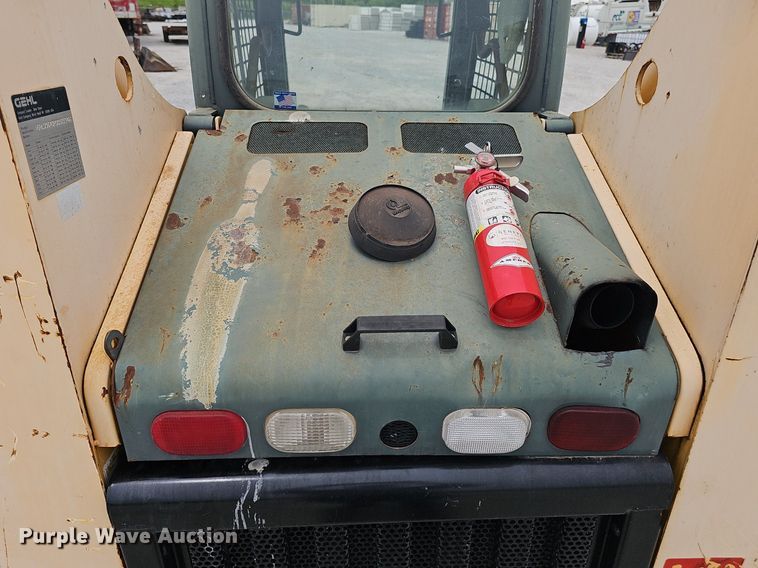 image for item DP6436 2005 Gehl 5640 skid steer loader