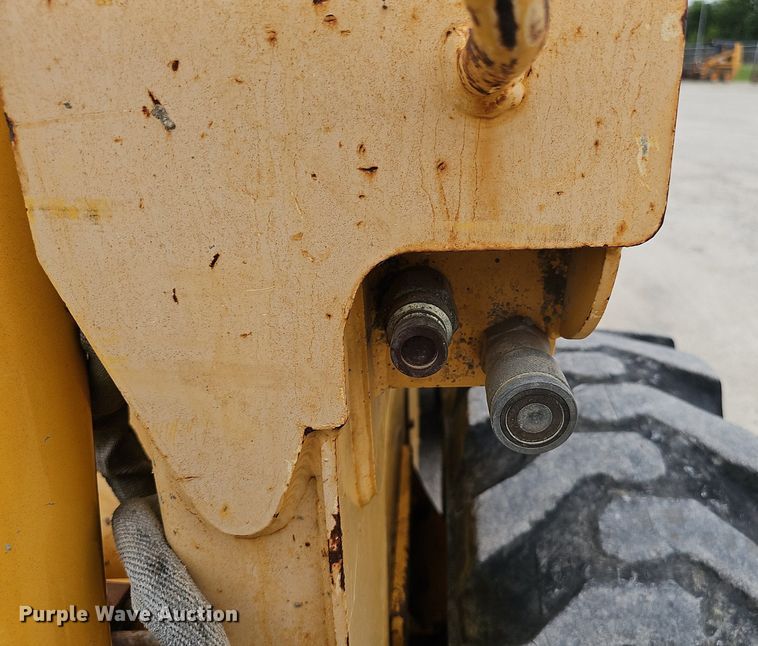 image for item DP6436 2005 Gehl 5640 skid steer loader