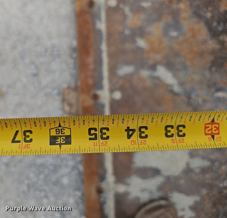 image for item DP6436 2005 Gehl 5640 skid steer loader