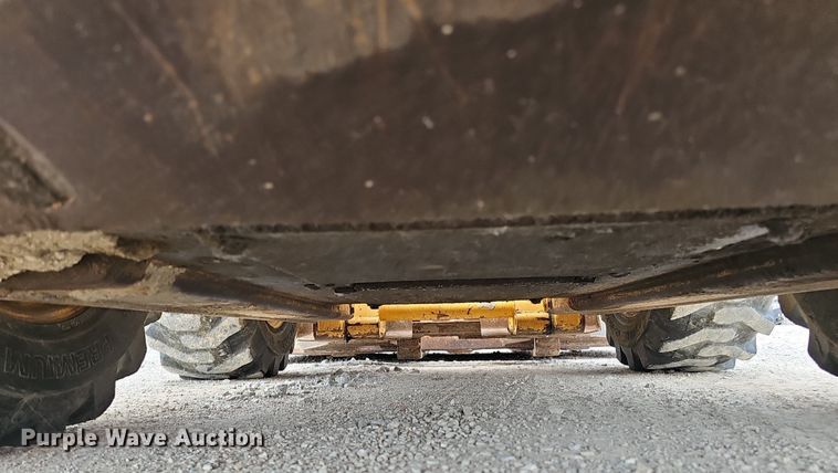 image for item DP6436 2005 Gehl 5640 skid steer loader