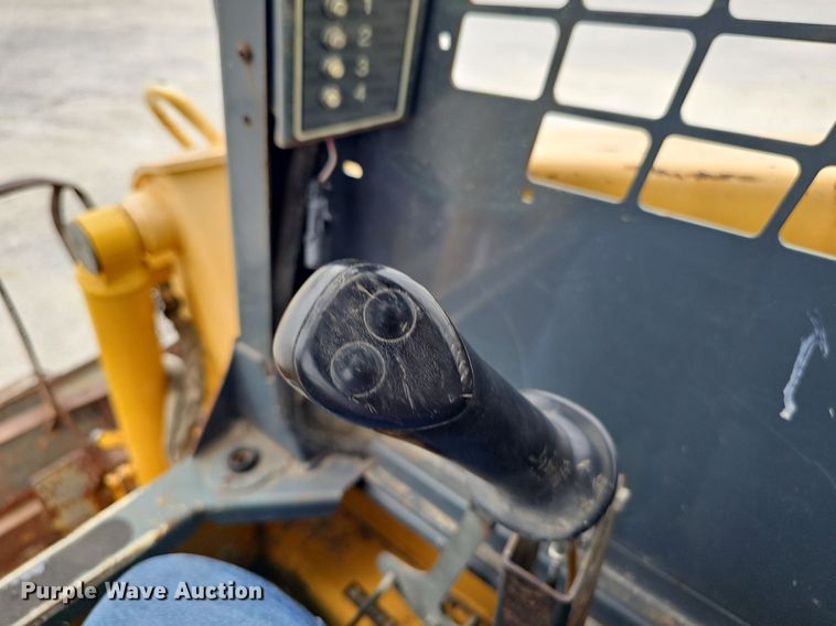 image for item DP6436 2005 Gehl 5640 skid steer loader