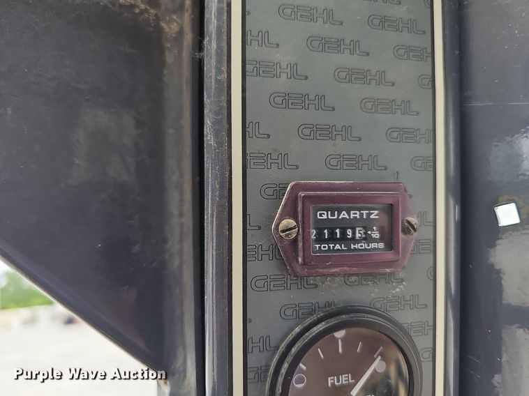 image for item DP6436 2005 Gehl 5640 skid steer loader