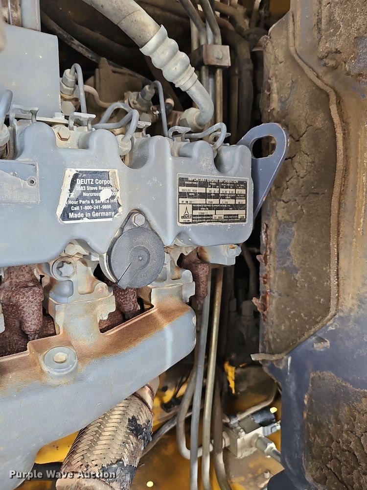 image for item DP6436 2005 Gehl 5640 skid steer loader