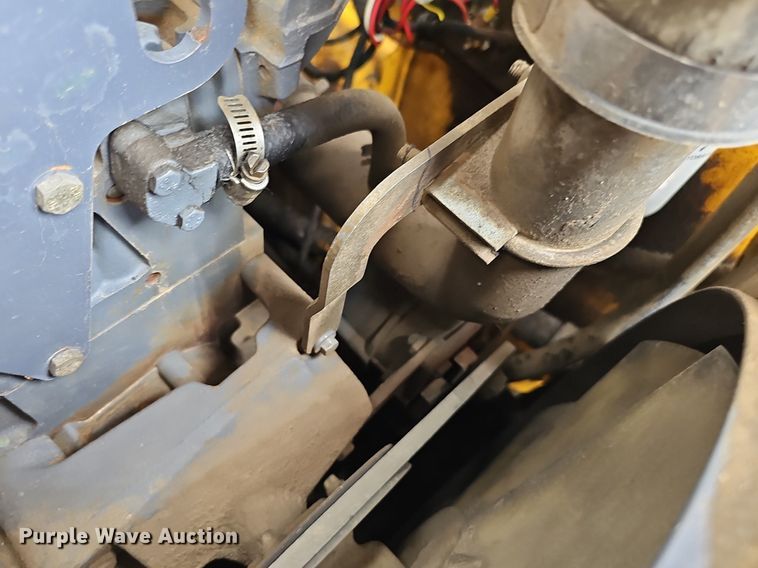 image for item DP6436 2005 Gehl 5640 skid steer loader