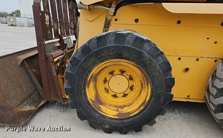 image for item DP6436 2005 Gehl 5640 skid steer loader