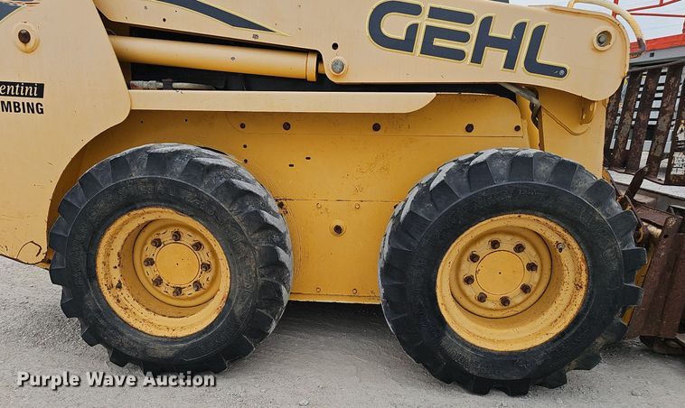 image for item DP6436 2005 Gehl 5640 skid steer loader