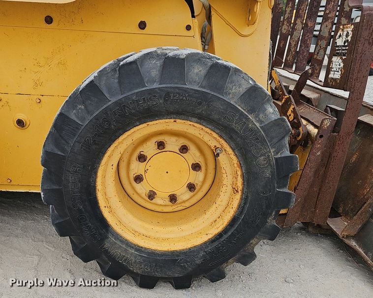 image for item DP6436 2005 Gehl 5640 skid steer loader