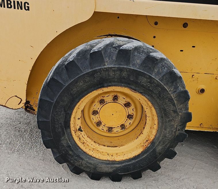 image for item DP6436 2005 Gehl 5640 skid steer loader