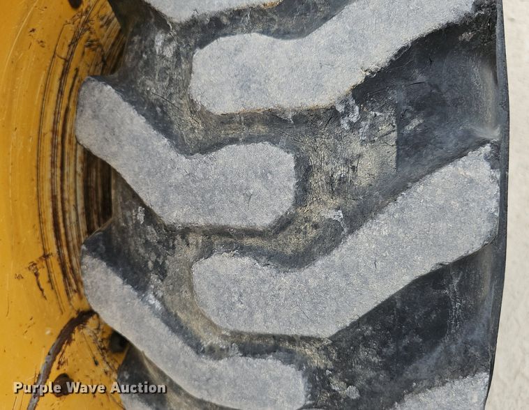 image for item DP6436 2005 Gehl 5640 skid steer loader