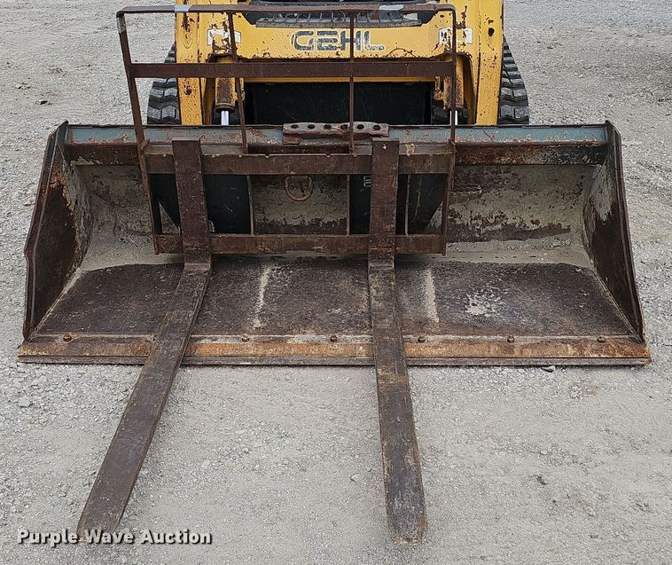 image for item DP6437 2010 Gehl CTL75 tracked skid steer loader