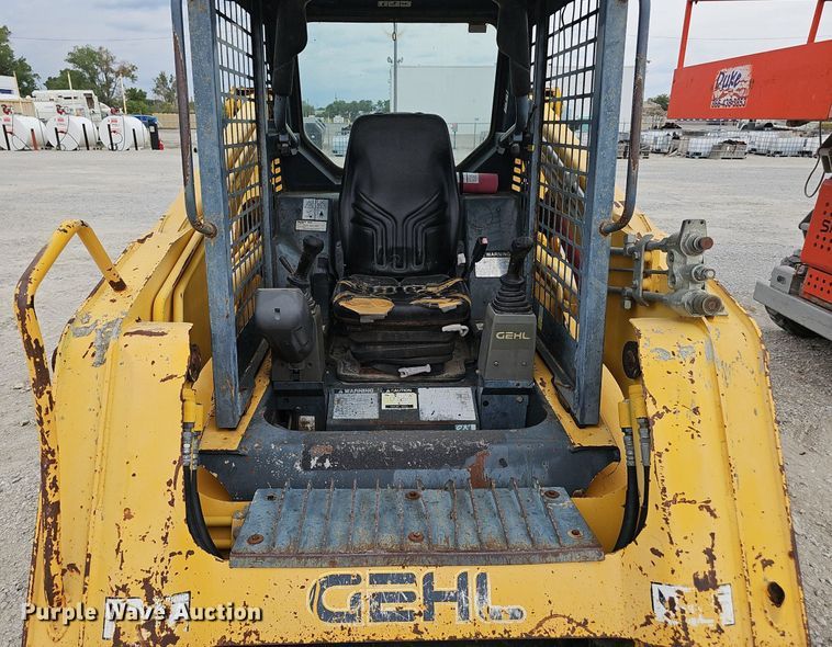 image for item DP6437 2010 Gehl CTL75 tracked skid steer loader
