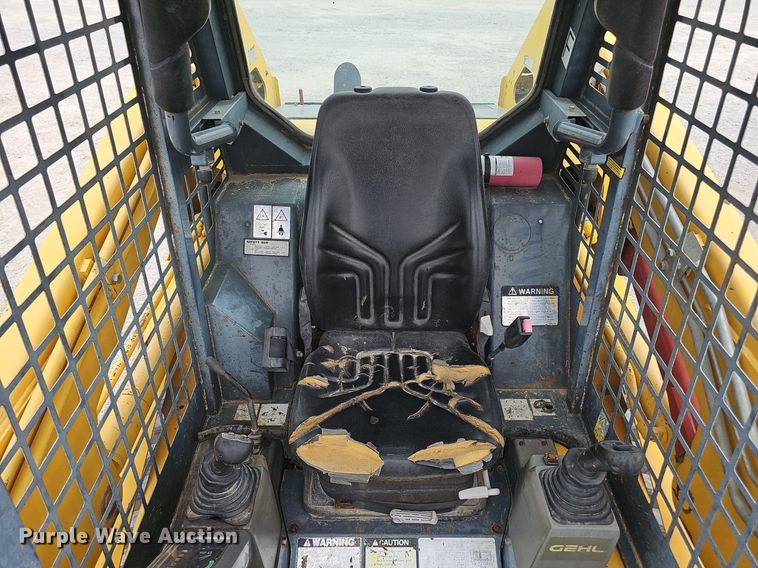 image for item DP6437 2010 Gehl CTL75 tracked skid steer loader