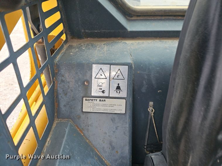 image for item DP6437 2010 Gehl CTL75 tracked skid steer loader