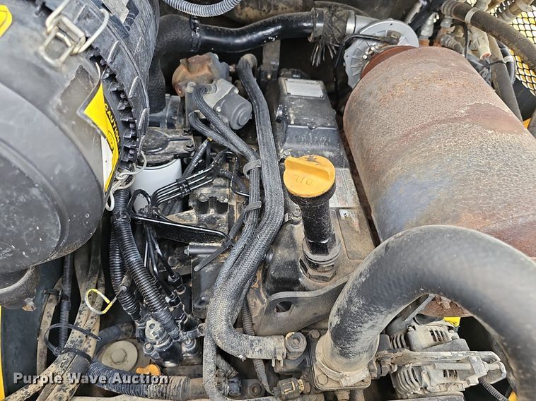 image for item DP6437 2010 Gehl CTL75 tracked skid steer loader