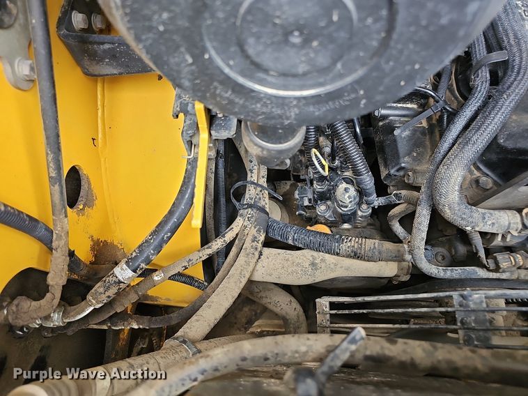 image for item DP6437 2010 Gehl CTL75 tracked skid steer loader