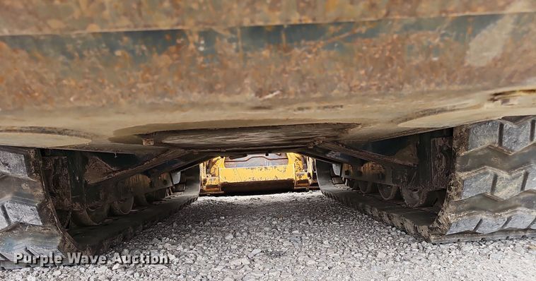 image for item DP6437 2010 Gehl CTL75 tracked skid steer loader