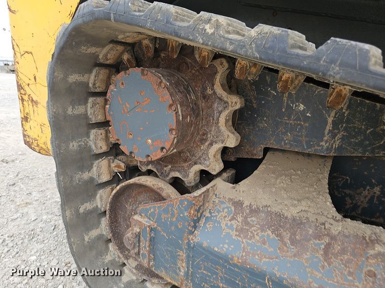 image for item DP6437 2010 Gehl CTL75 tracked skid steer loader