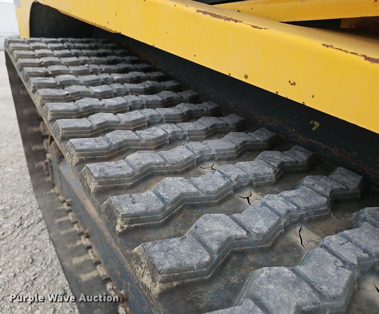 image for item DP6437 2010 Gehl CTL75 tracked skid steer loader