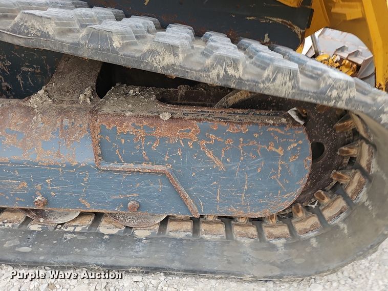 image for item DP6437 2010 Gehl CTL75 tracked skid steer loader